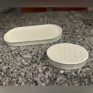 NWT - Bathroom Tray and Soap dish